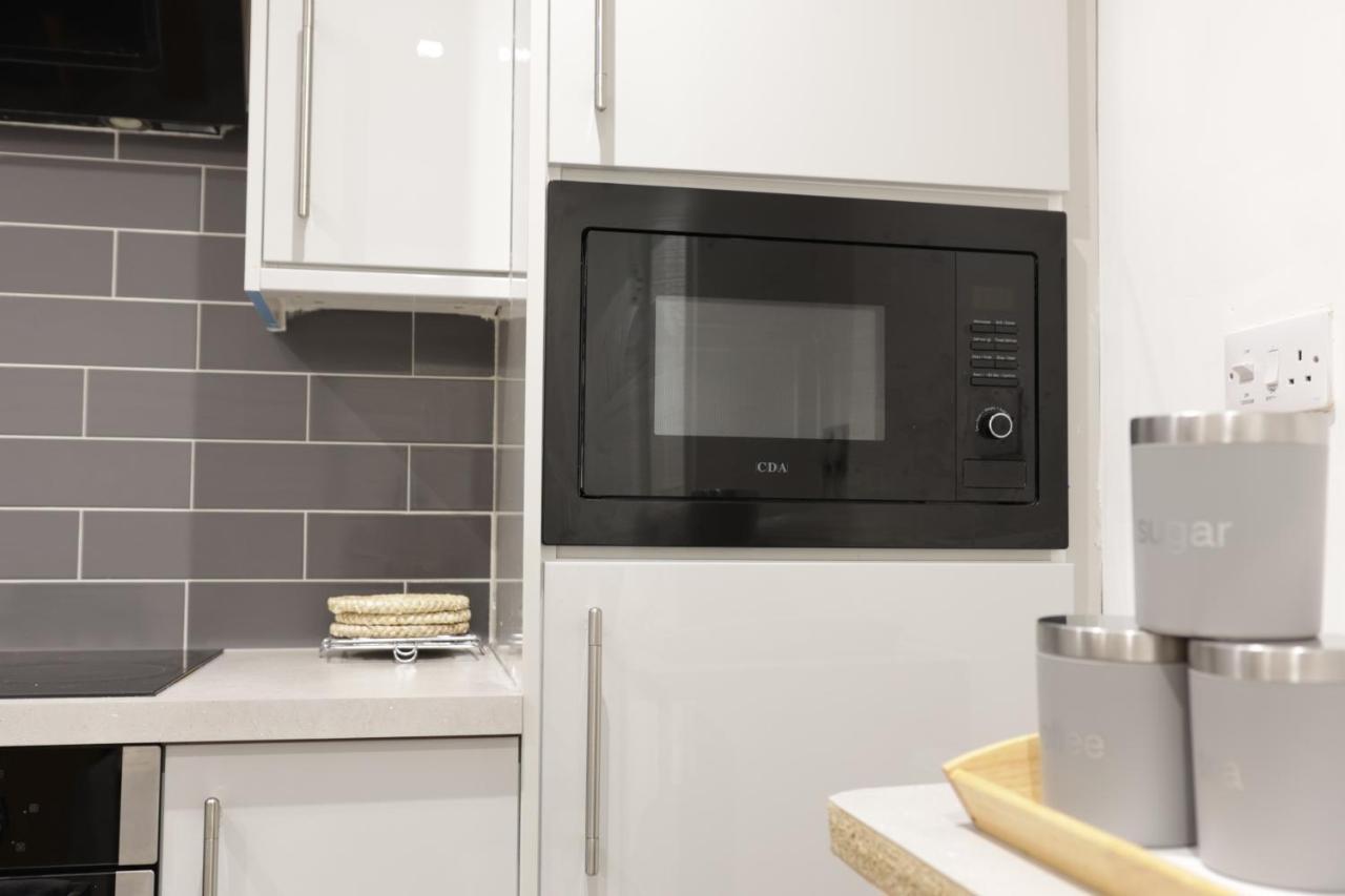 5 Bed Town House Within City Centre And Sleeps Up To 11 With Sky And Netflix Бірмінгем Екстер'єр фото