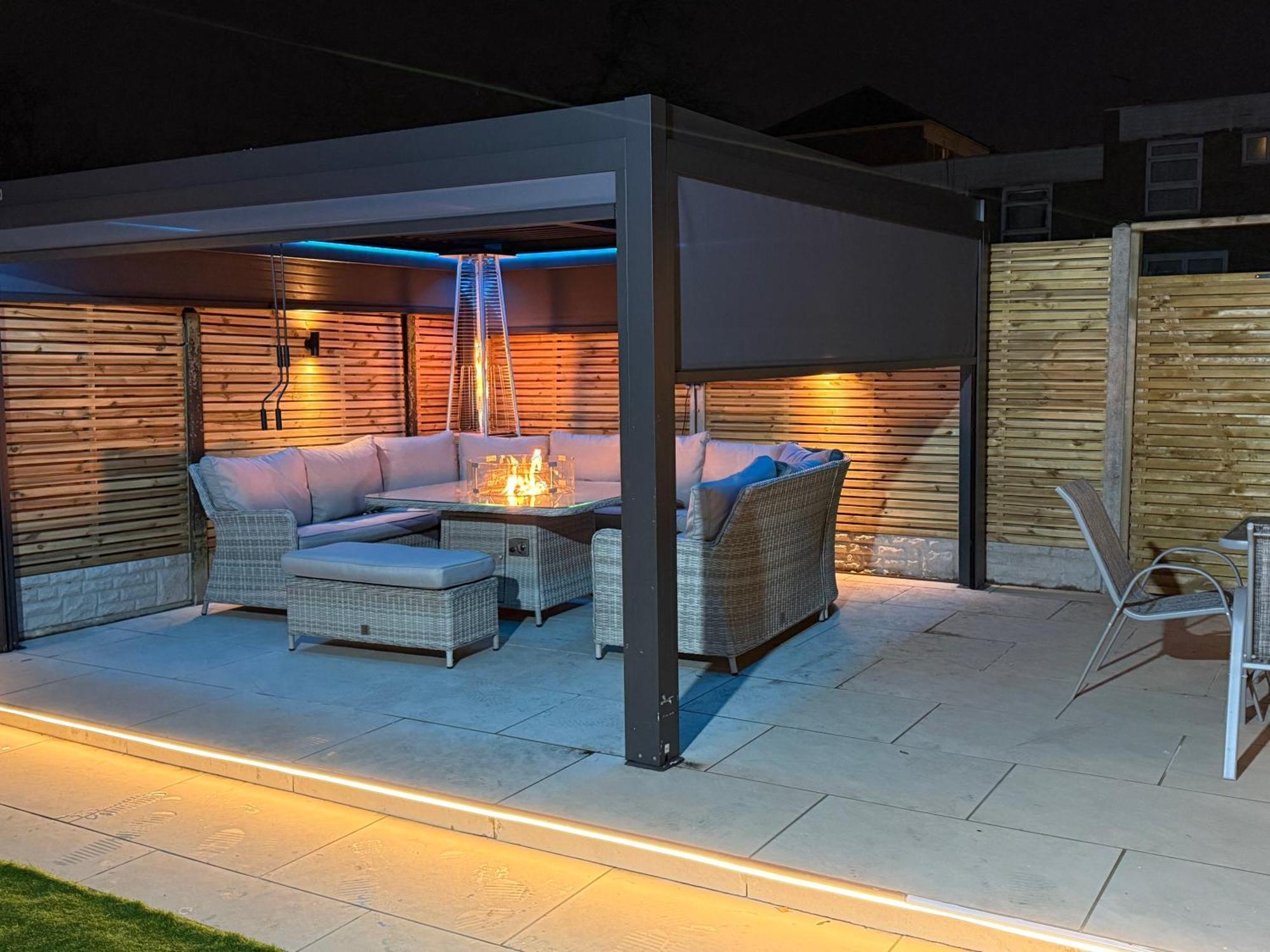 5 Bed Town House Within City Centre And Sleeps Up To 11 With Sky And Netflix Бірмінгем Екстер'єр фото